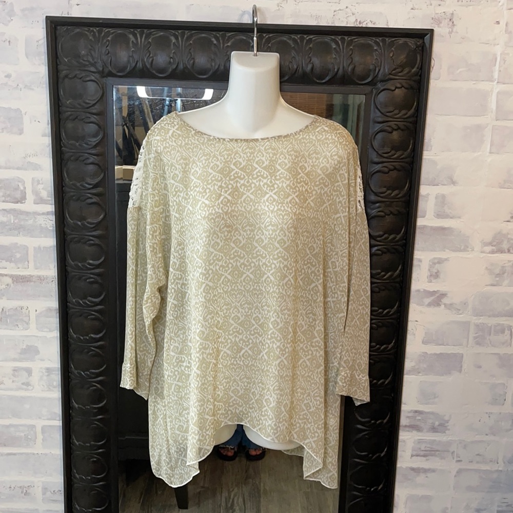 Chico’s blouse with lace and split back